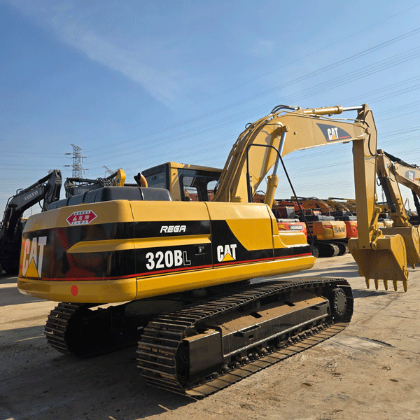 How much does it cost to lease a mini excavator